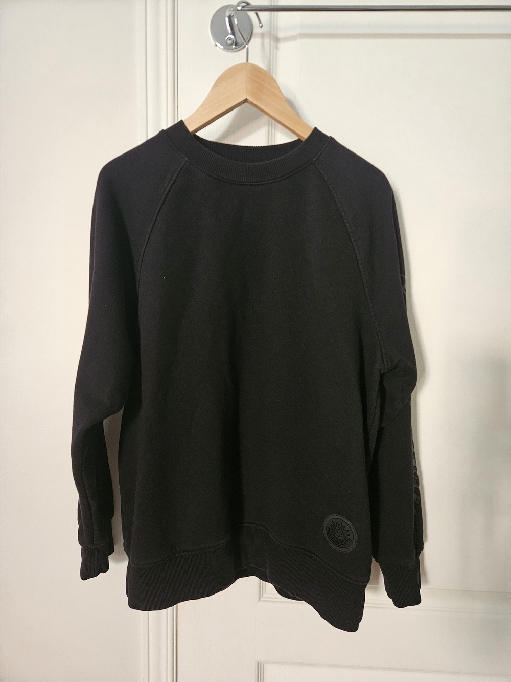 Cirque Du Soleil Black Crewneck Sweatshirt Size M Tout Est Possible Left Sleeve
